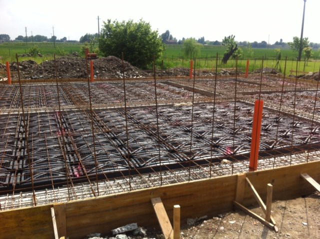 Cantiere di edilizia residenziale con struttura portante